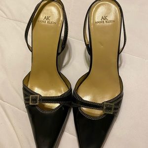 AK Anne Klein pumps (little scoffed mark on back)